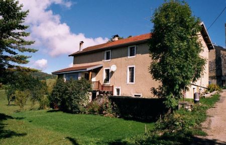 G&icirc;te n&deg;G35030 Belleydoux - Ain - LE GITE ET SA VERANDA