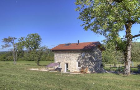 Gîte indépendant situé au calme, et à proximité de la maison des propriétaires. Gîte n°G373001 Saint-Martin-du-Frêne - Ain - Gîte indépendant situé au calme, et à proximité de la maison des propriétaires.