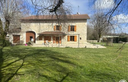 G&icirc;te n&deg;G410021 Sonthonnax-la-Montagne - Ain - photo
