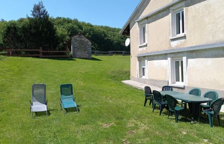G&icirc;te n&deg;G12010 Aranc - Ain - coin d&eacute;tente avec transats