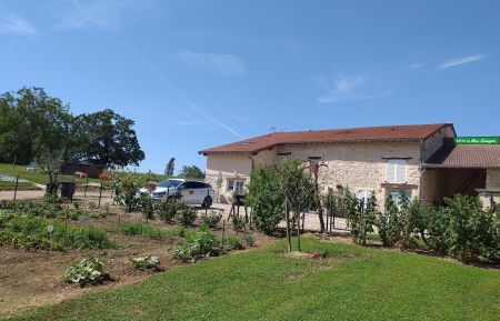 Vue d'ensemble des gîtes et leur environnement Gîte n°G422003 Tossiat - Ain - Vue d'ensemble des gîtes et leur environnement