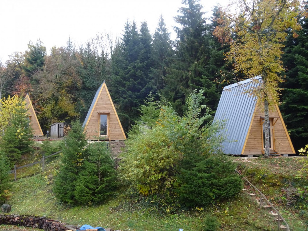 Yourte Espace Rivoire-tipi Et Yourtes à Vieu-d'izenave, Ain
