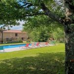 Le hamac sous les chênes avec vue sur la piscine Le hamac sous les chênes avec vue sur la piscine