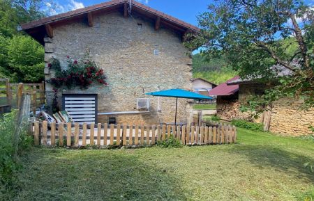 G&icirc;te n&deg;G384020 Saint-Rambert-en-Bugey - Ain - vue ext&eacute;rieur gite