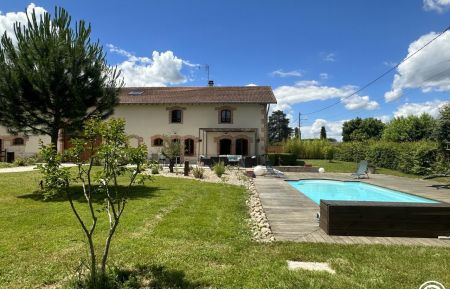G&icirc;te n&deg;G289051 P&eacute;ronnas - Ain - photo
