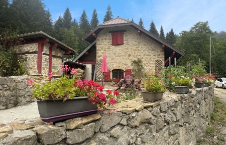 G&icirc;te n&deg;G173001 Gex - Ain - photo