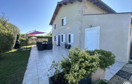 G&icirc;te n&deg;G289040 P&eacute;ronnas - Ain - photo