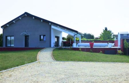 G&icirc;te n&deg;G320001 Replonges - Ain - photo